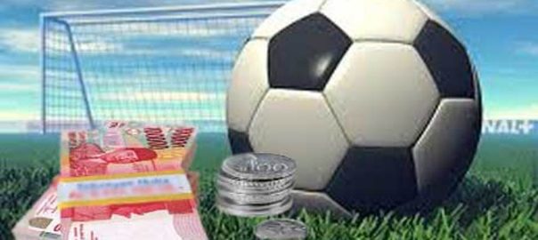 Keuntungan Bermain Judi Bola Liga Indonesia